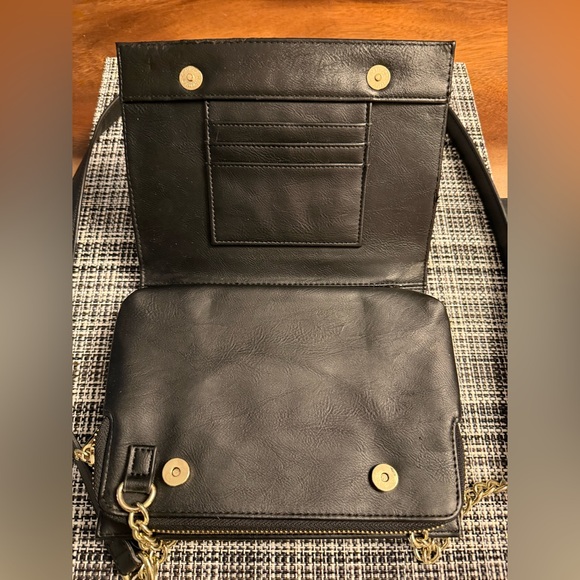 Steve Madden Black Vegan Saffiano Leather Crossbody Wallet Bag Gold Chain - Picture 5 of 8